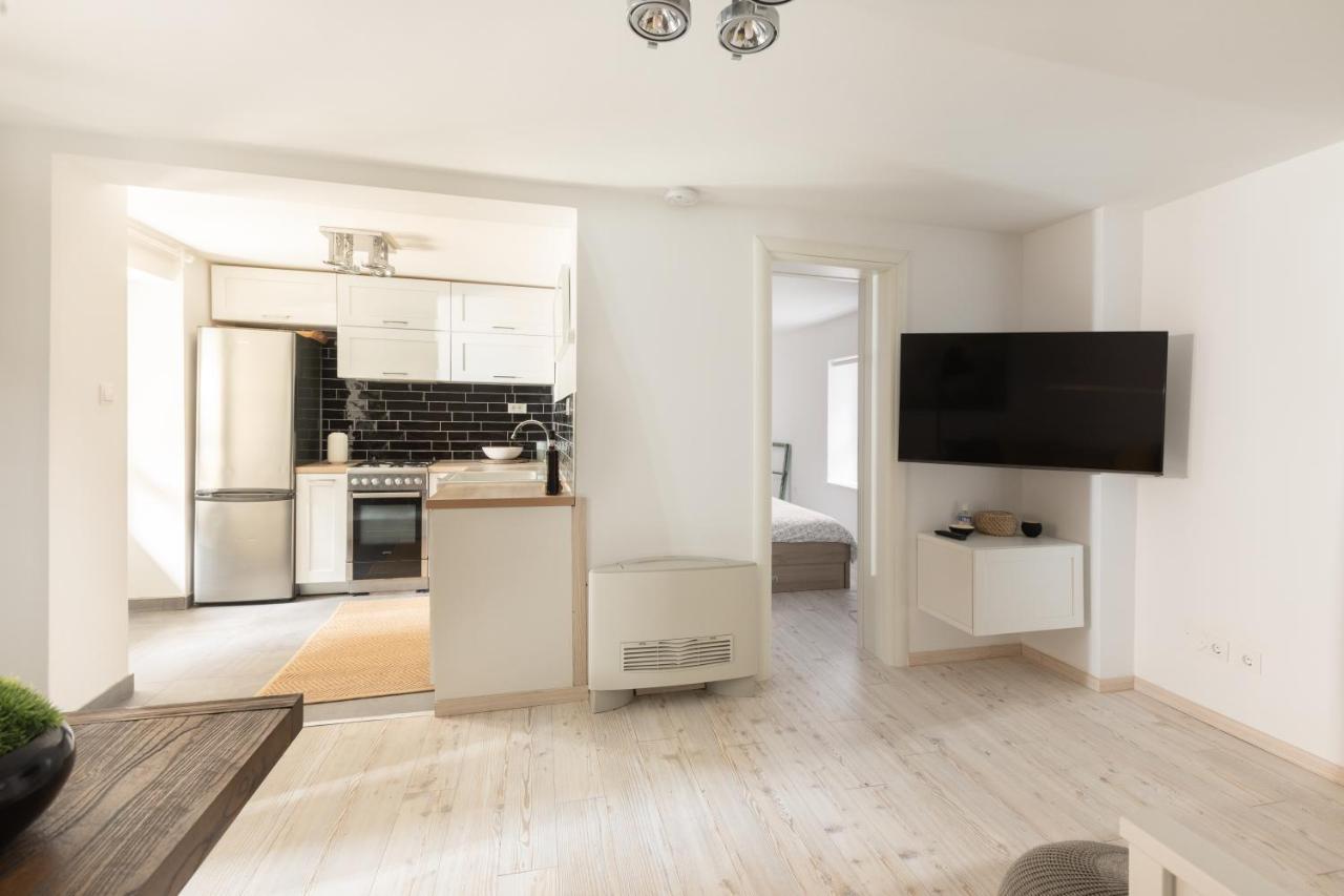Apartment Coastal Villa Макарска Экстерьер фото