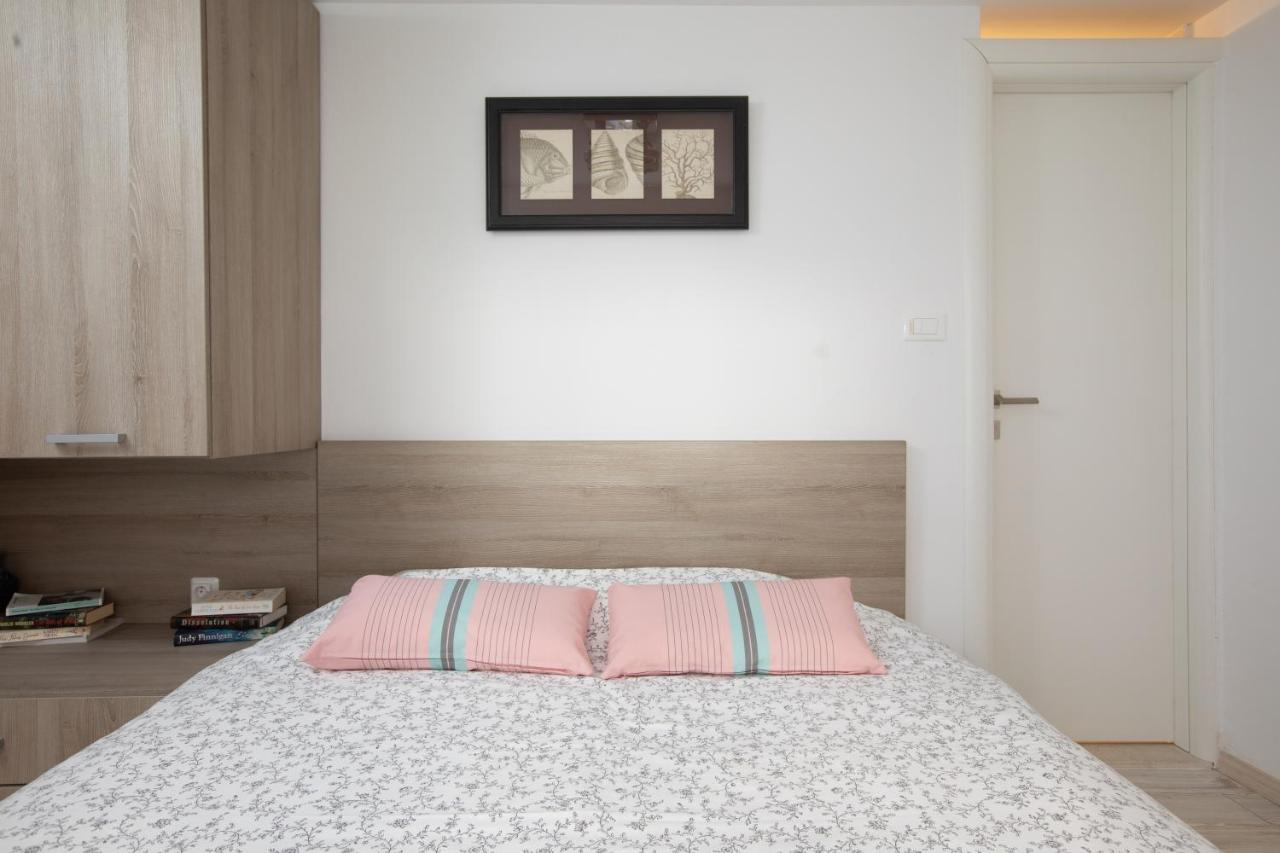 Apartment Coastal Villa Макарска Экстерьер фото
