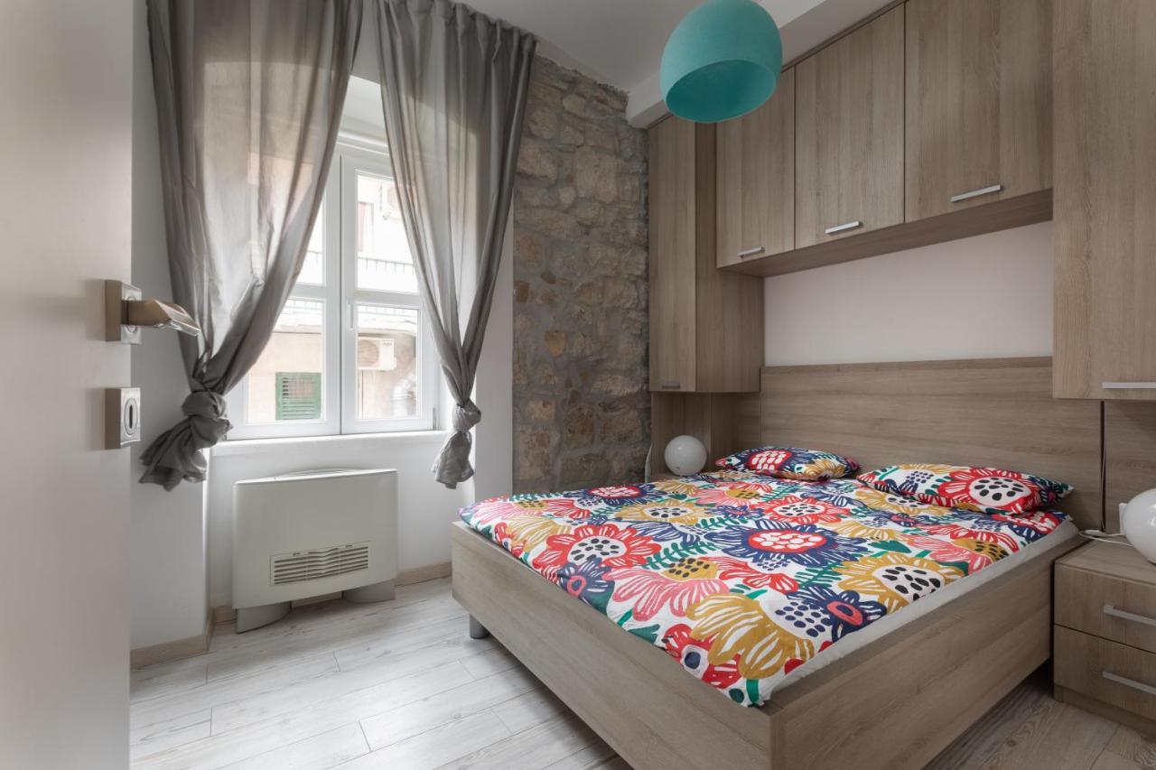 Apartment Coastal Villa Макарска Экстерьер фото